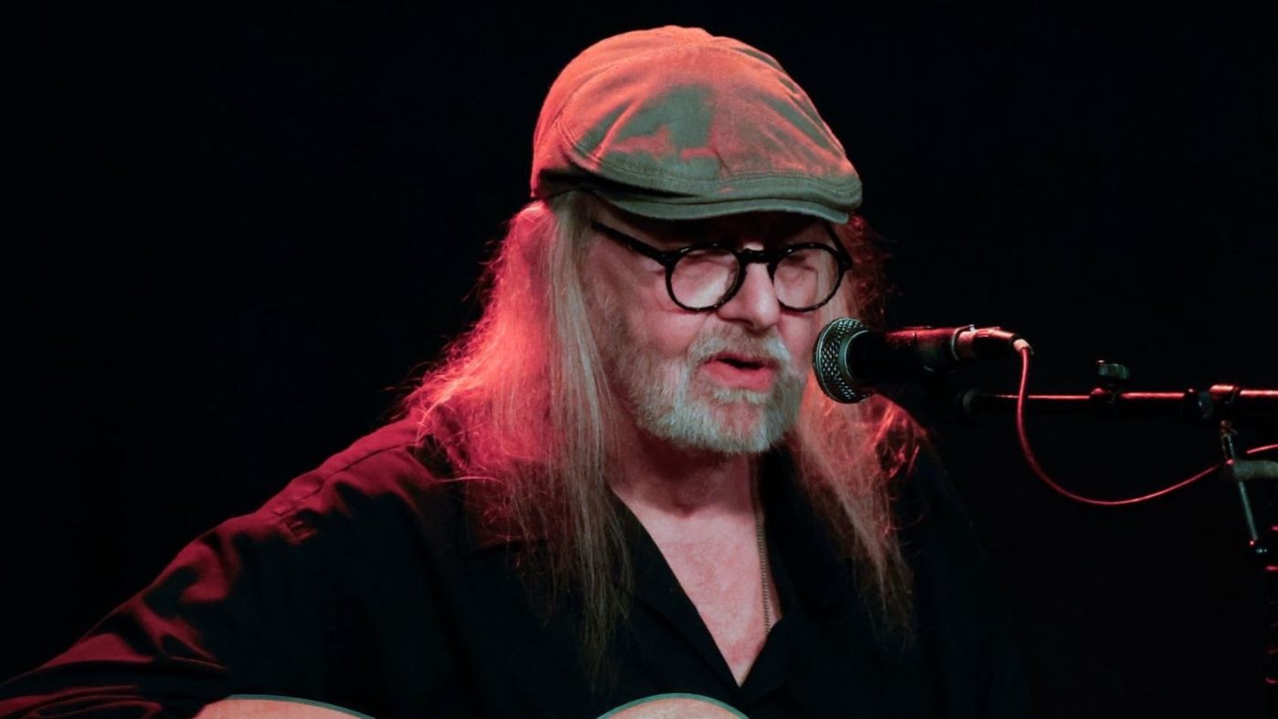 Roger Howse performance