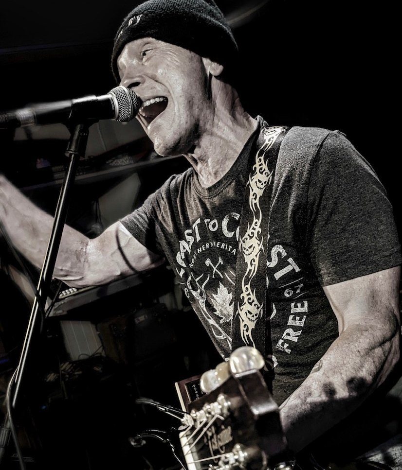 Damian Follett in Concert